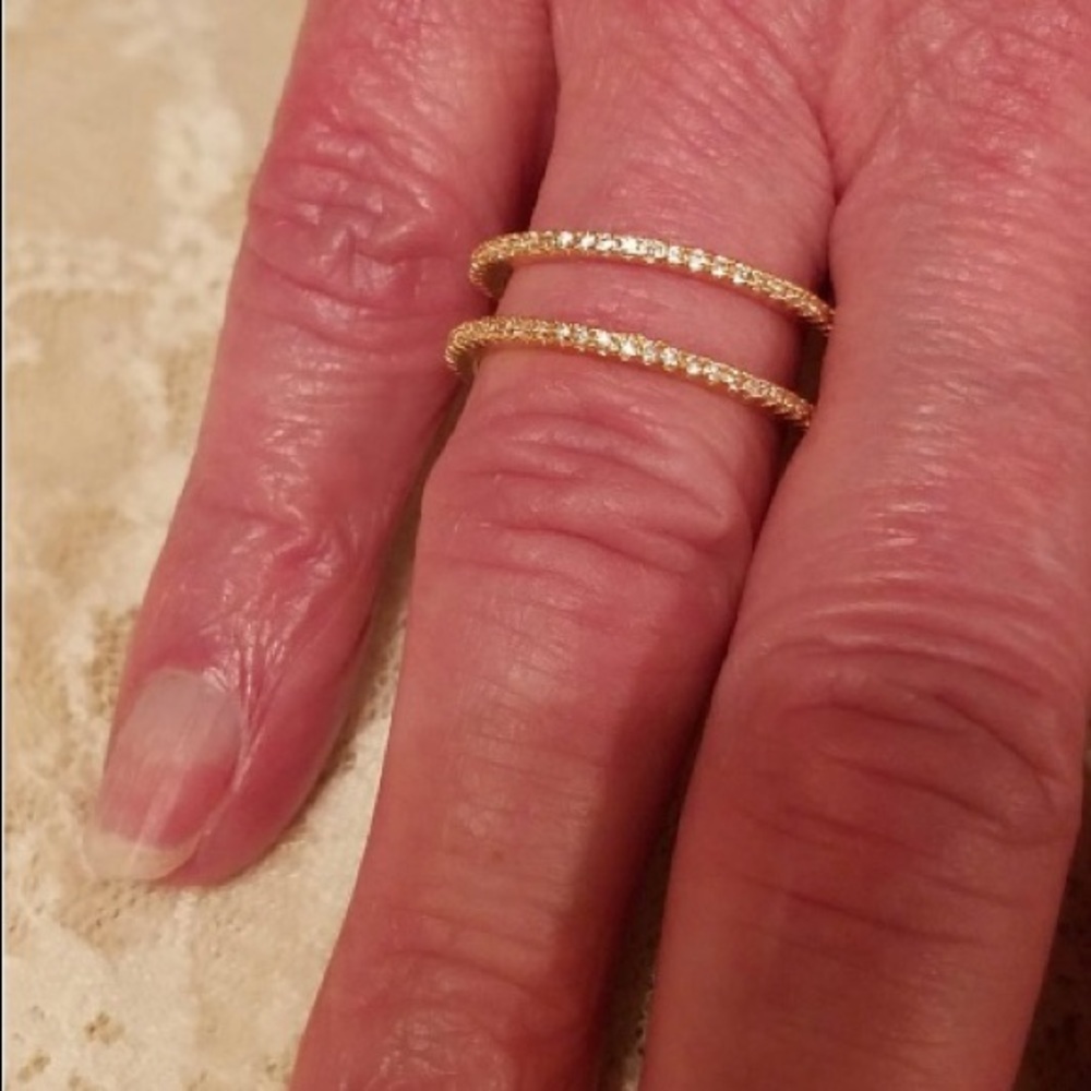 Double band ring guard. white topaz round cut gemstones. 18k gold plated band. - Picture 3 of 4